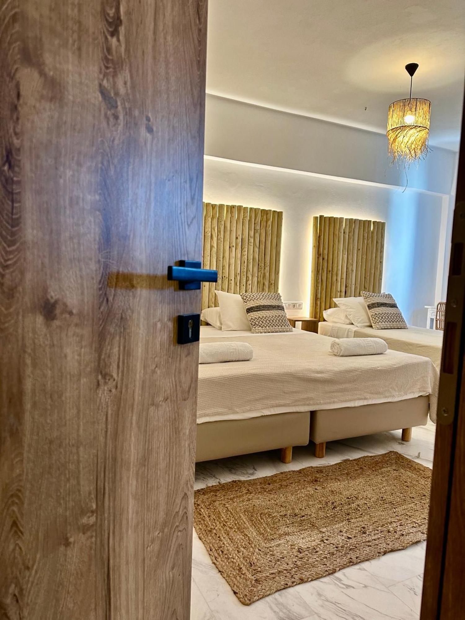 Athina Rooms - Lounge Apartments Parikia  Exterior photo