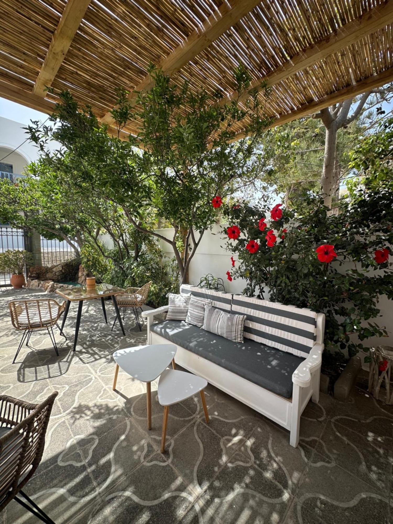 Athina Rooms - Lounge Apartments Parikia  Exterior photo