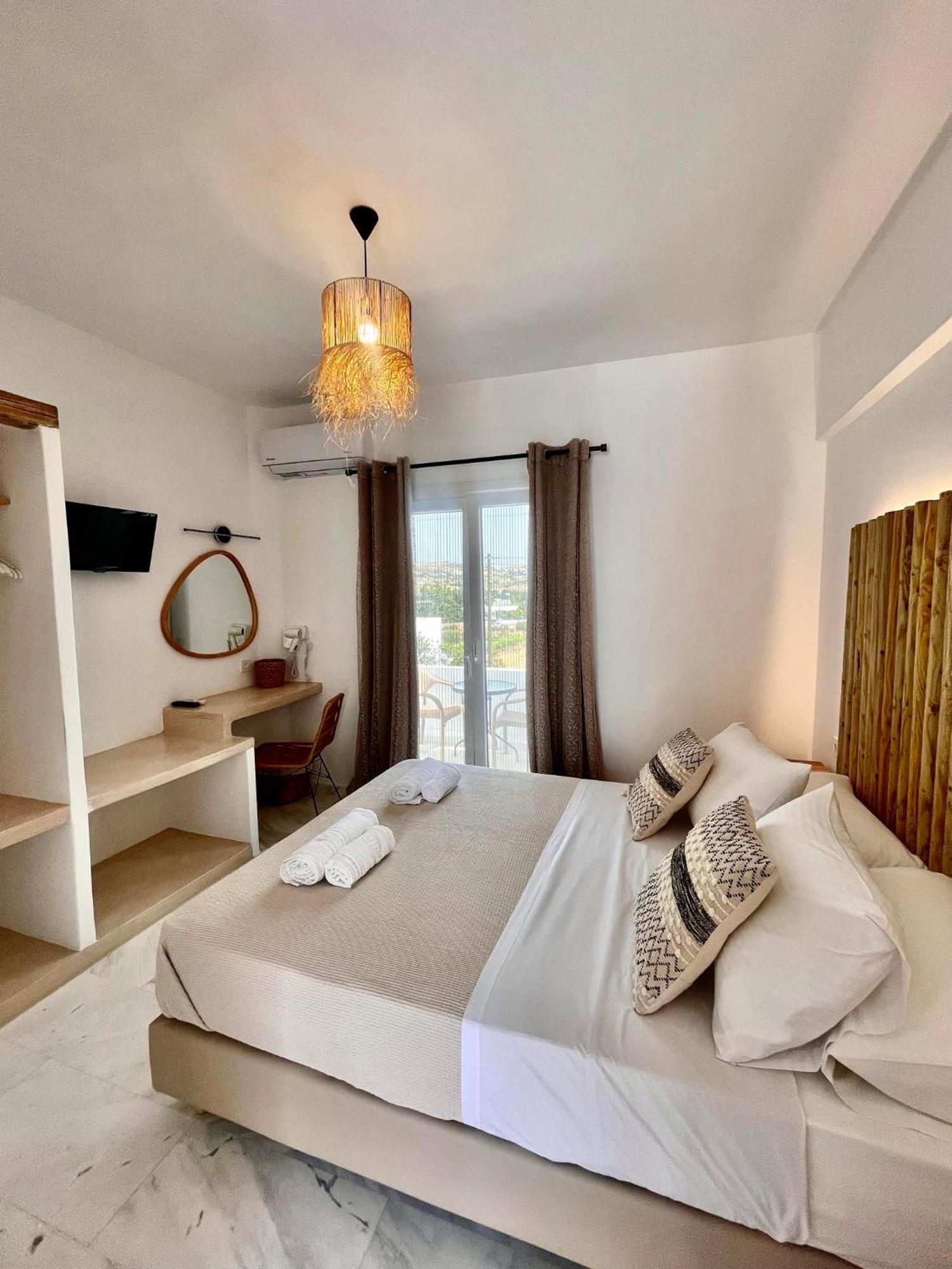 Athina Rooms - Lounge Apartments Parikia  Exterior photo